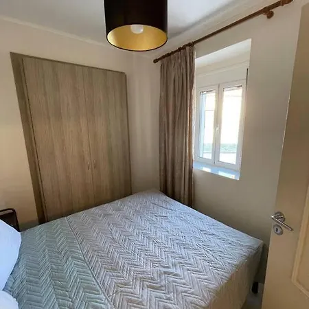 Giannis House